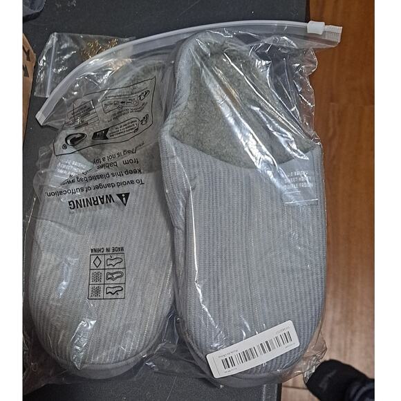 Gray Closed Toe Warm Plush Slip On Slippers Unisex Sz 44-45 US-12 - Picture 3 of 7